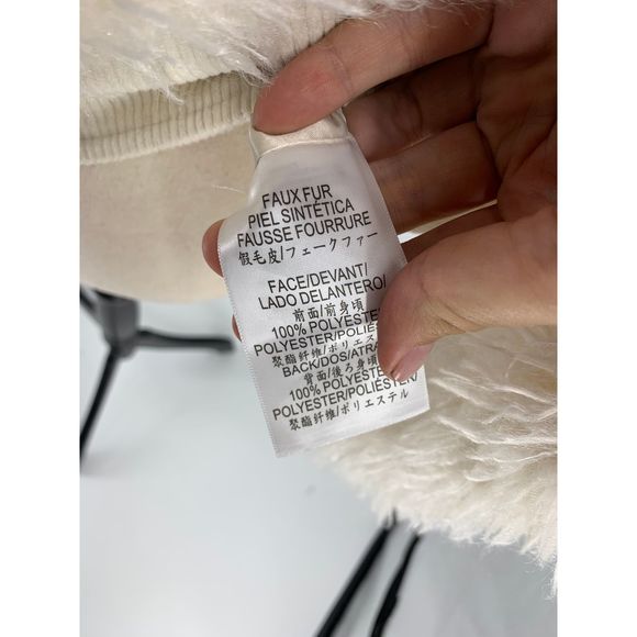 NEW BCBGeneraion cream faux fur jacket L coat - Picture 3 of 4